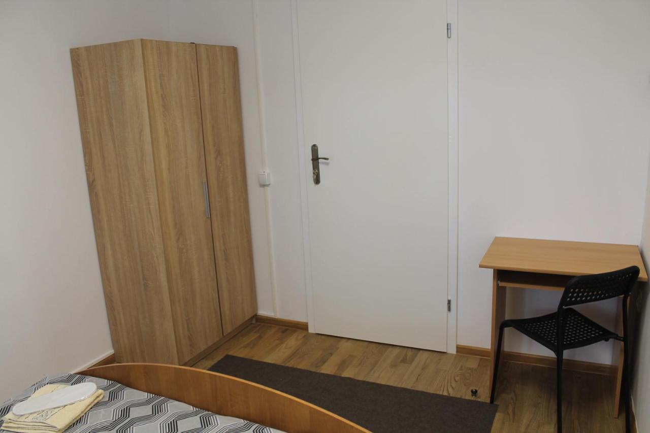 Saska Ochota Forest Guest House Warszawa Eksteriør billede