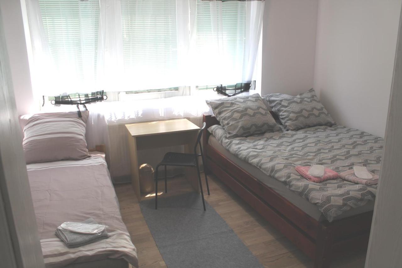 Saska Ochota Forest Guest House Warszawa Eksteriør billede