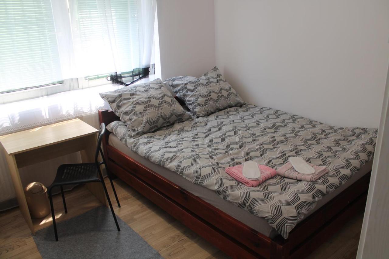 Saska Ochota Forest Guest House Warszawa Eksteriør billede